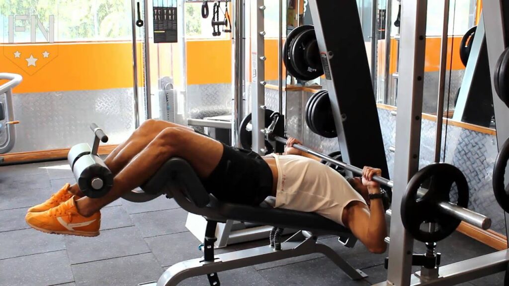 smith machine for bench pressing