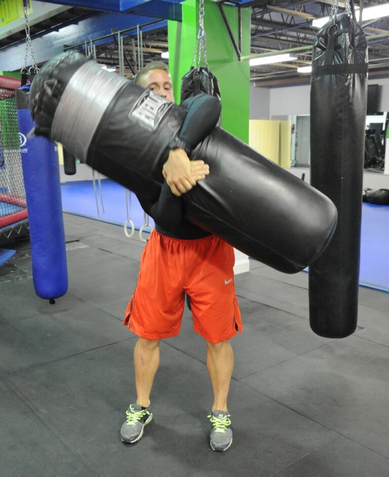The Benefits Of Using Heavy Bags For Your Bodybuilding Training